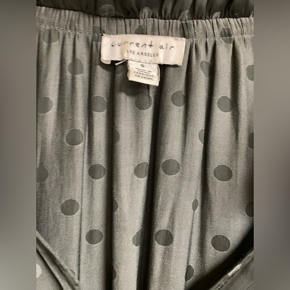 Anthropologie Current Air - Grey Polka Dot Ruffle Short Sleeve Blouse - Small - Picture 2 of 6